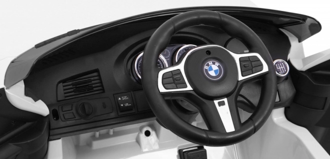 BMW 6 GT Weißes Auto mit Batterie + Fernbedienung + langsamer Start + EVA + Gurte + LED MP3