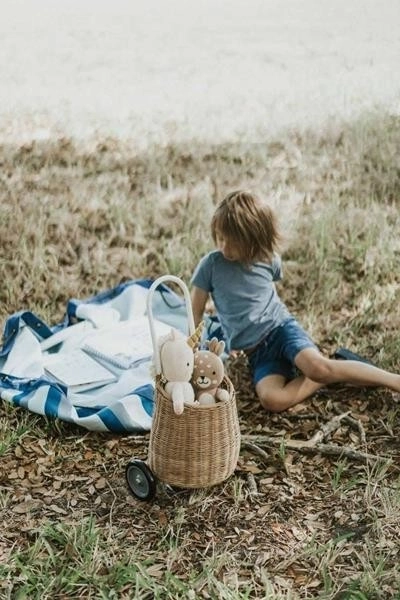 Outdoor Rucksack mit grünen Streifen