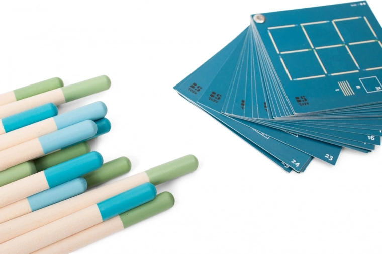 Bunte Holzstäbchen zum Formen von Figuren