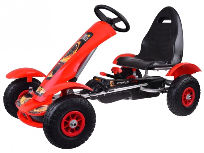 Sportlicher grüner Tretauto-Kart mit aufblasbaren Rädern