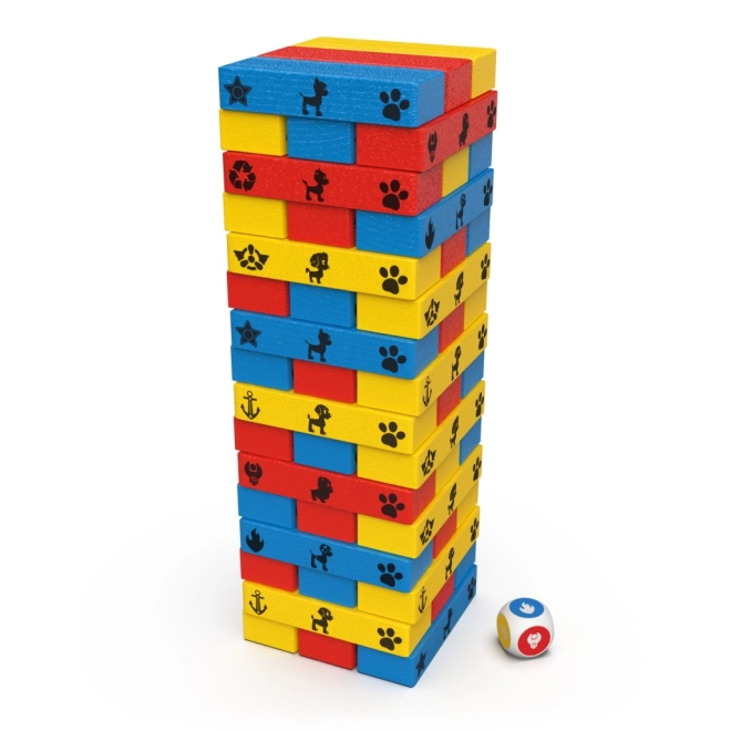 Bunter Holzturm mit Würfel