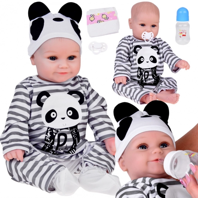 Niedliche weiche Babypuppe Junge mit Panda-Strampler