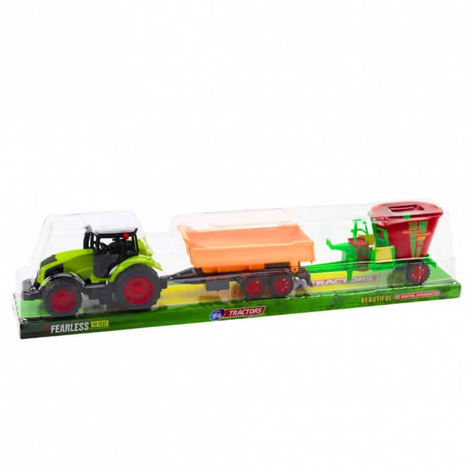 Traktor mit Anhänger und Futterwagen