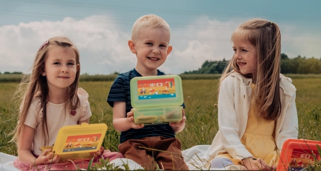 Gelbe Snackbox mit Fach