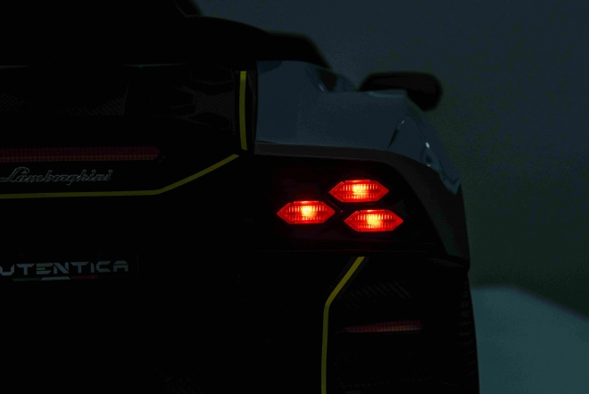 Baby-Elektroauto Lamborghini Invencible – grau