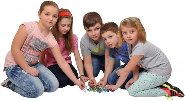 Ein Spiel, das Kinder verbindet