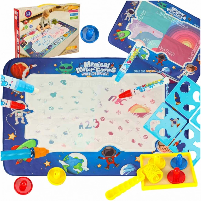 Wasser-Malkissen mit Weltraummotiven und kreativen Werkzeugen für Kinder