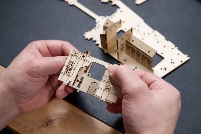 Ugears 3D Holzmechanik-Puzzle Schloss Hogwarts, Harry Potter