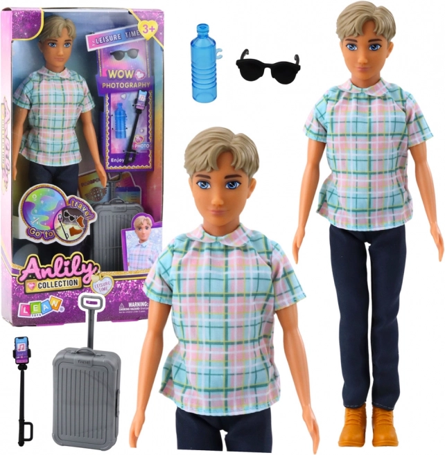 Puppenjunge Anlily mit Reiseaccessoires