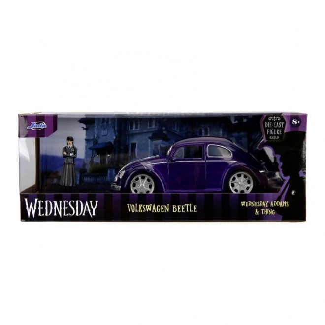 VW Käfer Model 1:24 mit Wednesday Addams Figur