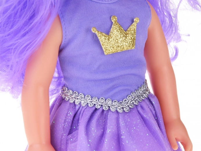 Glitzerndes Kleid mit goldener Krone