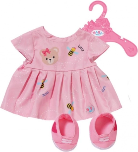 Niedliches rosafarbenes Outfit mit Bärchen und Bienchen