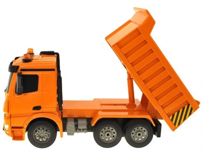 Ferngesteuerter Mercedes-Benz Arocs Kipplaster