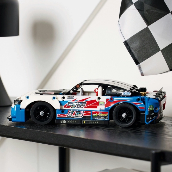 Lego Technic Chevrolet Camaro ZL1 NASCAR Modell