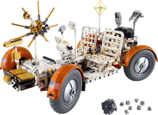 Authentischer Mondrover mit funktionaler Mechanik