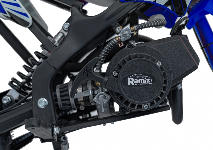 Kraftvoller 49 cm³ Zweitakter mit zuverlässigem Handstart