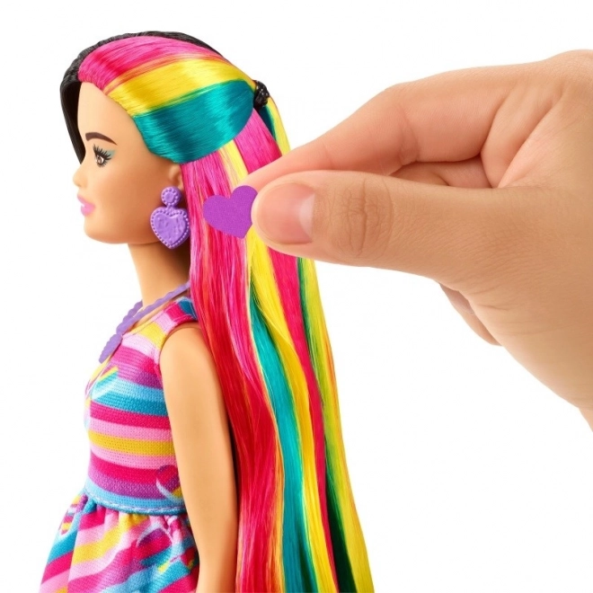 Barbie Totally Hair Puppe mit farbigen Haaren und Herz-Accessoires