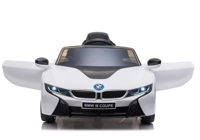 Weißes Elektroauto BMW i8 für Kinder