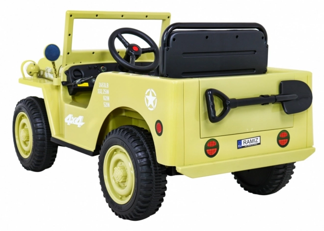 Retro Militärfahrzeug für Kinder beige + Antrieb 4x4 + Fernbedienung + 2 Gepäckträger + langsamer Start + MP3 LED