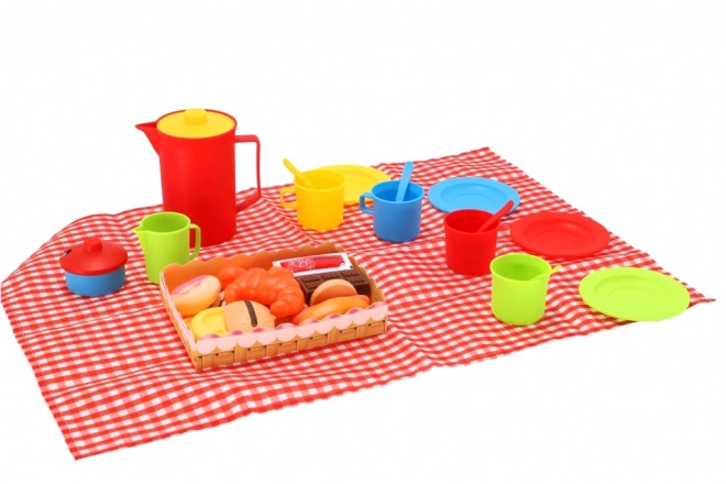 Picknickset aus Biokunststoff im Korb