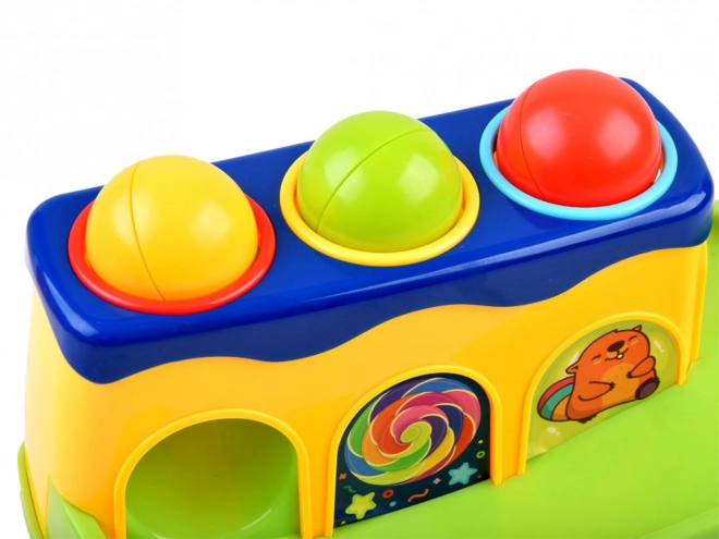 Bunter Hammer Steckspiel mit Bällen
