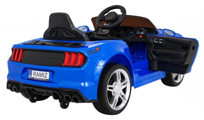 GT Sportwagen für Kinder blau + Fernbedienung + langsamer Start + Gepäckträger + MP3 LED-Diode