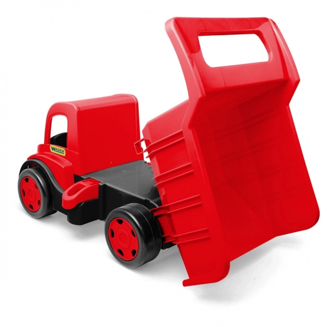 Riesiger roter LKW