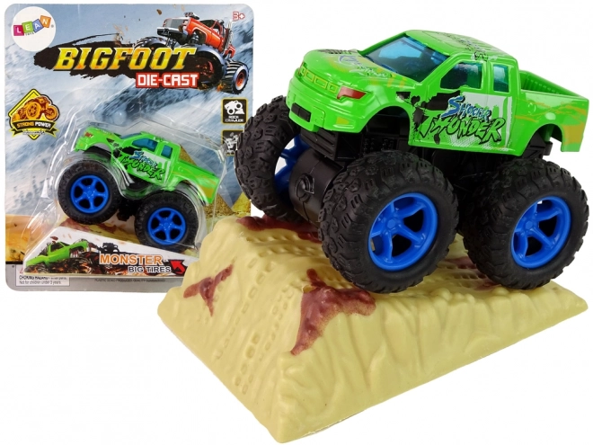 Monster Truck Spielzeugauto mit Rückziehantrieb und Sprungrampe