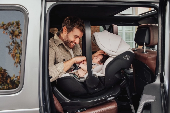 Autokindersitz Baby-Safe Pro Lux mit Vario Base 5Z in Soft Taupe