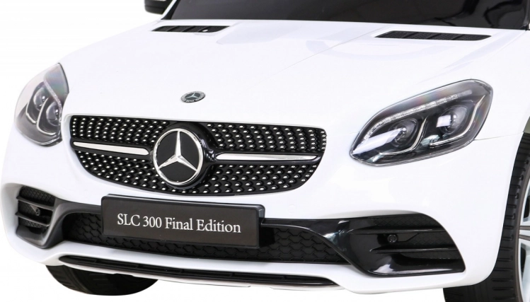 Realistisches Design des lizenzierten Mercedes-Benz
