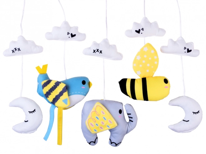Niedliche Baby-Mobile mit Plüschtierchen