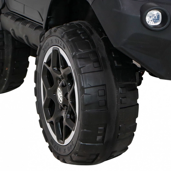 Fahrzeug Toyota Hilux Schwarz
