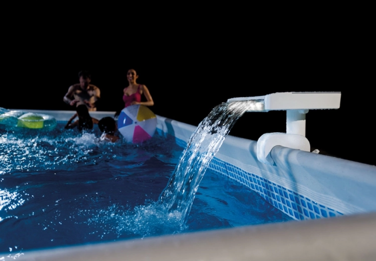 Einfache Montage am Poolrand