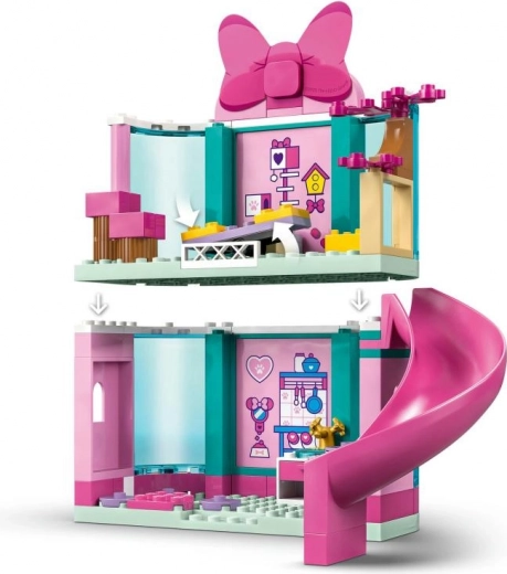 Zweistöckiges Hotel voller Funktionen