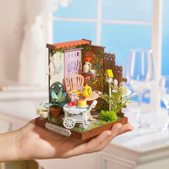 Miniaturhaus Gartentee-Ecke