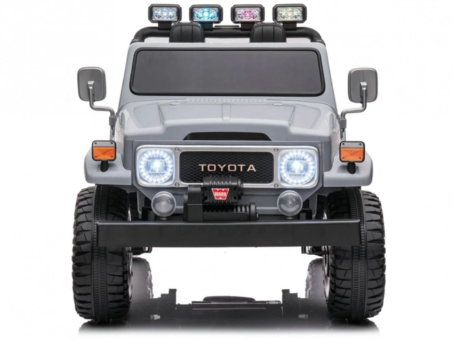 Elektrisches Kinderauto Toyota Land Cruiser – Grau