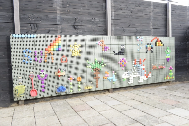 Masterkidz kreative STEM-Wandtafel für den Außenbereich