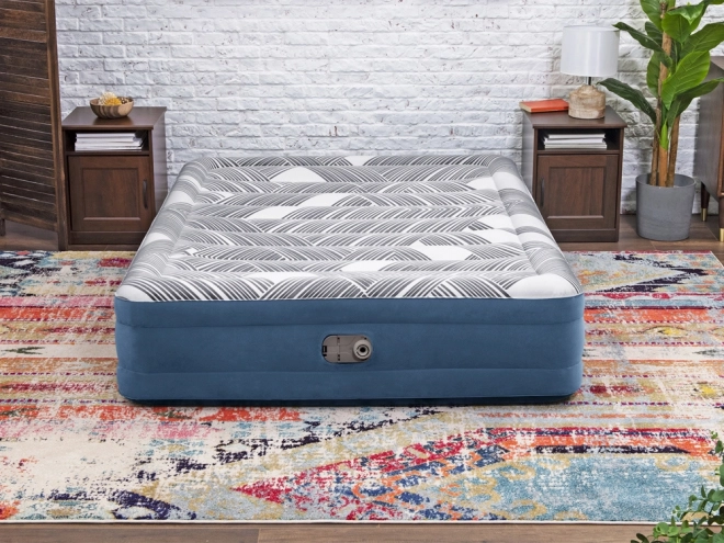 Bequeme Matratze Bestway 2s Queen 203x152x36cm mit eingebauter Pumpe 6712Y