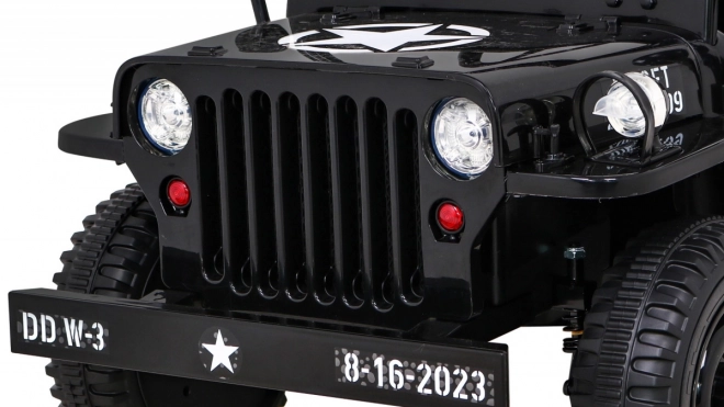 Retro Militärfahrzeug für Kinder schwarz + Allradantrieb 4x4 + Fernbedienung + 2 Gepäckträger + langsamer Start + MP3 LED