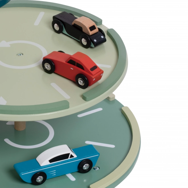 Mehrstöckige Parkgarage mit Autos, Hubschrauber und Waschanlage