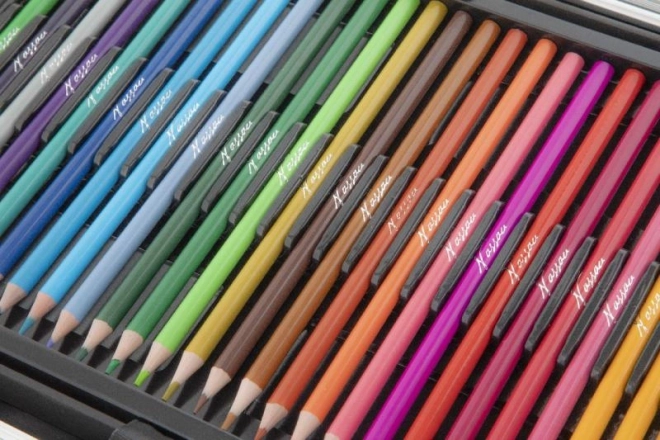 Umfangreiches Kunstset im Metallkoffer