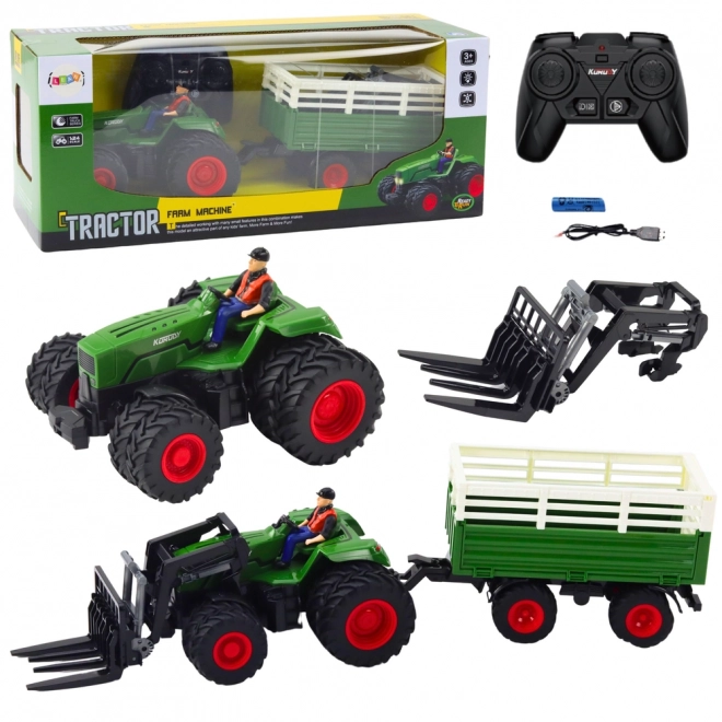 Ferngesteuerter Traktor mit Anhänger und Gabeln