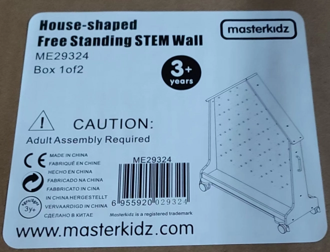 Holztafel in Form eines Hauses für STEM-Aktivitäten