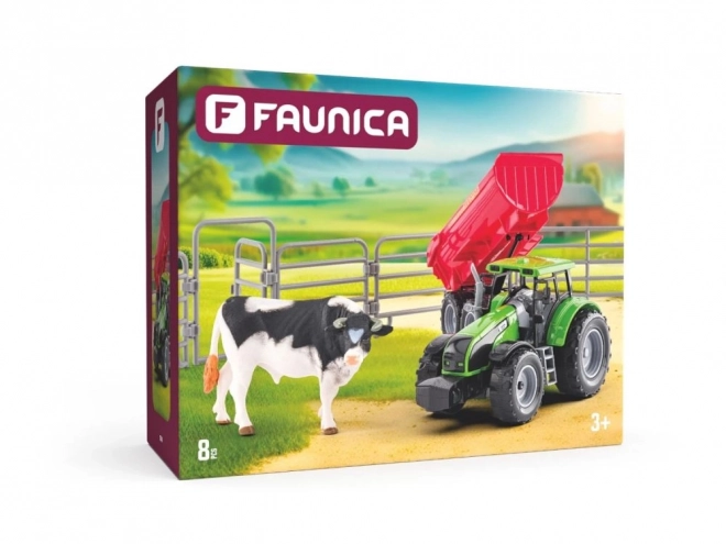 Traktor mit Anhänger, Bulle und Gehege