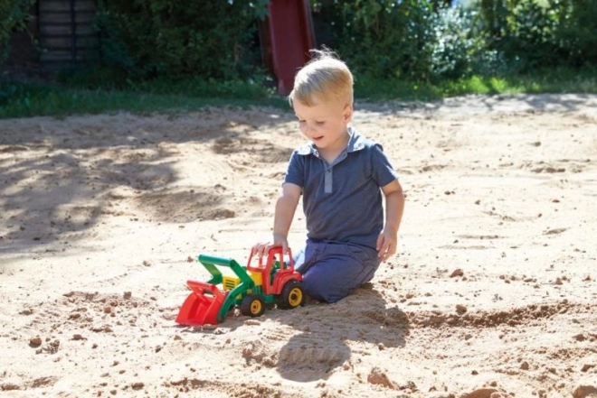 Aktiver Traktor mit Schaufel