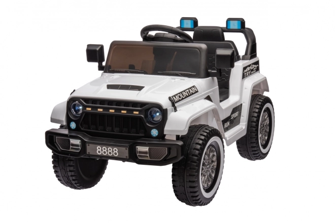 Weißer Offroad-Wagen Mountain