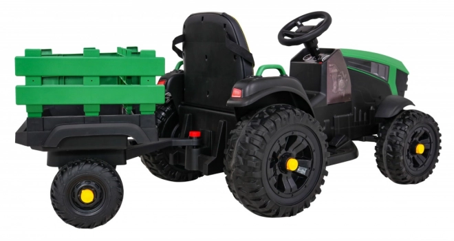 Titantraktor mit Anhänger grün