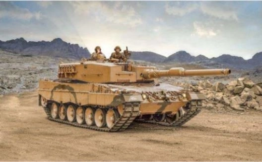 Plastikmodell Leopard 2A4 zum Basteln und Bemalen