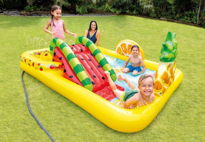 Spielzentrum mit Obst-Design