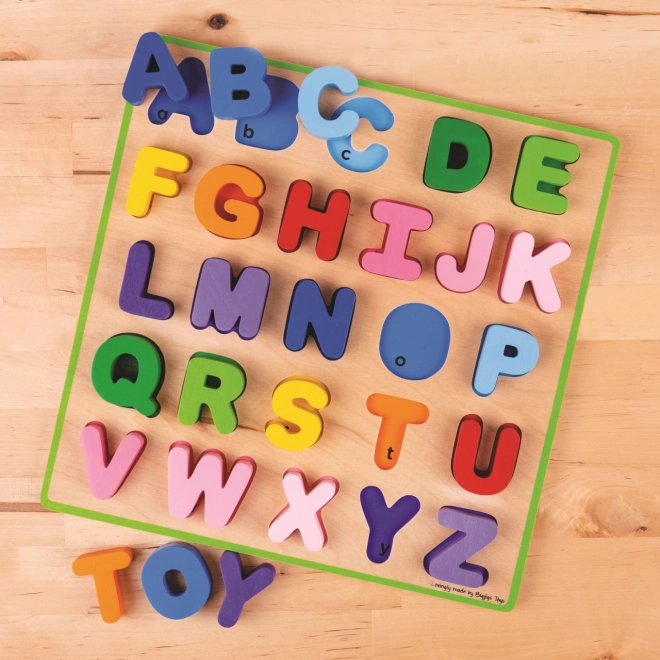 Großbuchstaben-Puzzle aus Holz für Kinder